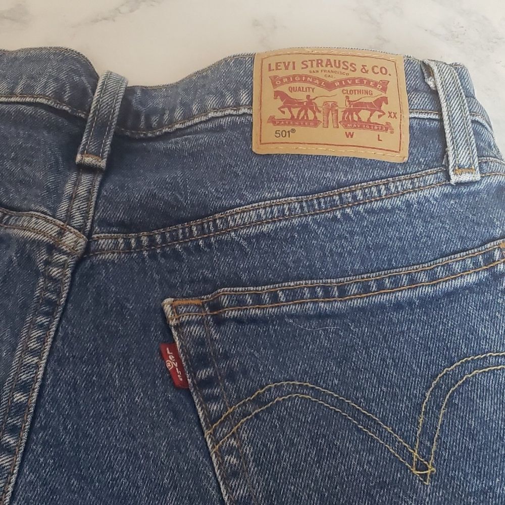 Levi Jean Shorts - Picture 12 of 14